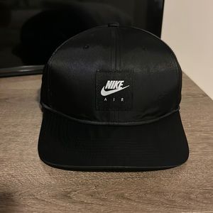 Black Nike SnapBack Hat classic ‘99